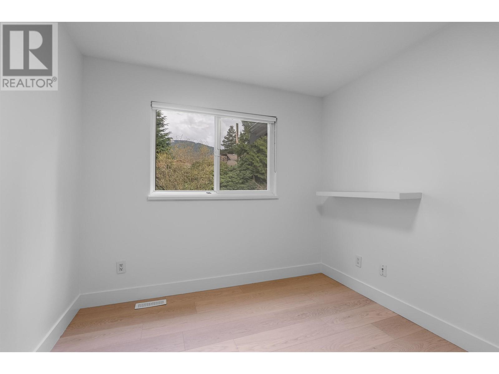 552 W 25th Street, North Vancouver, British Columbia  V7N 2G3 - Photo 31 - R2983450