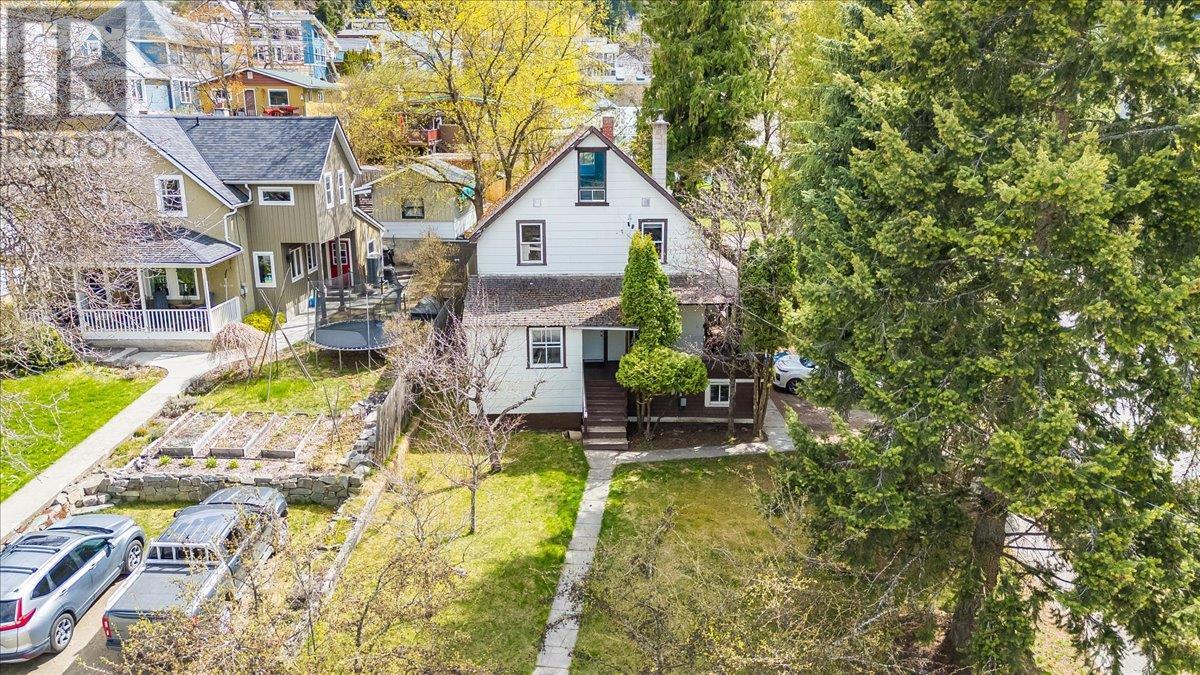 404 Houston Street, Nelson, British Columbia
