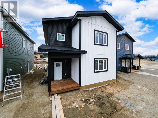Property at 36 WYVERN AVENUE image 3