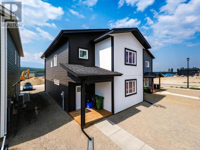 Property at 36 WYVERN AVENUE image 5