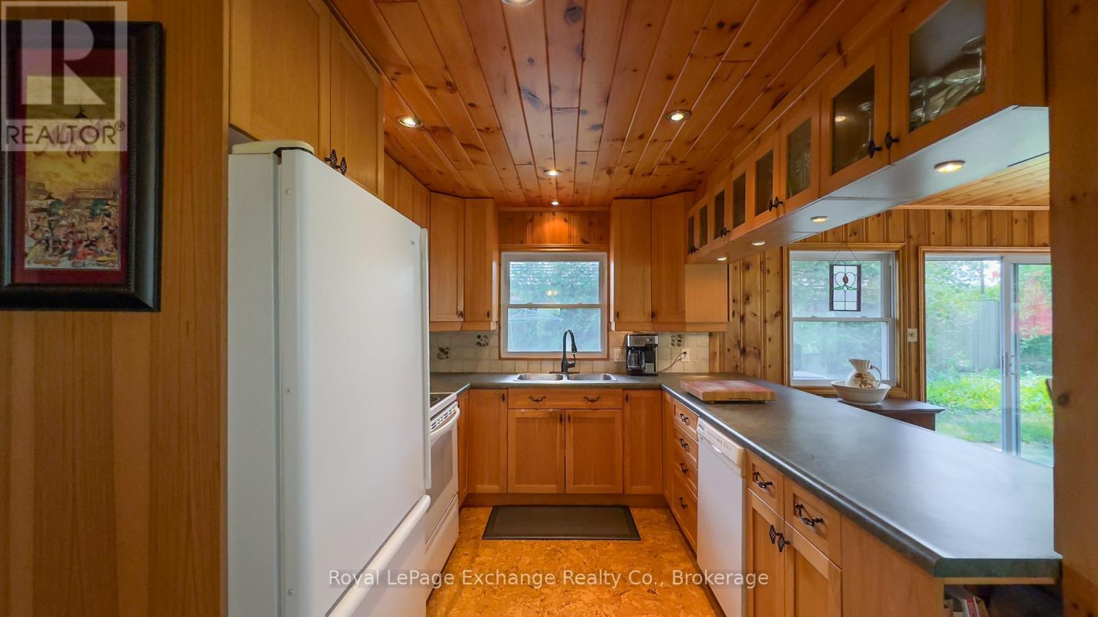 46 Bell Drive, Huron-Kinloss, Ontario  N2Z 0B3 - Photo 21 - X12102252