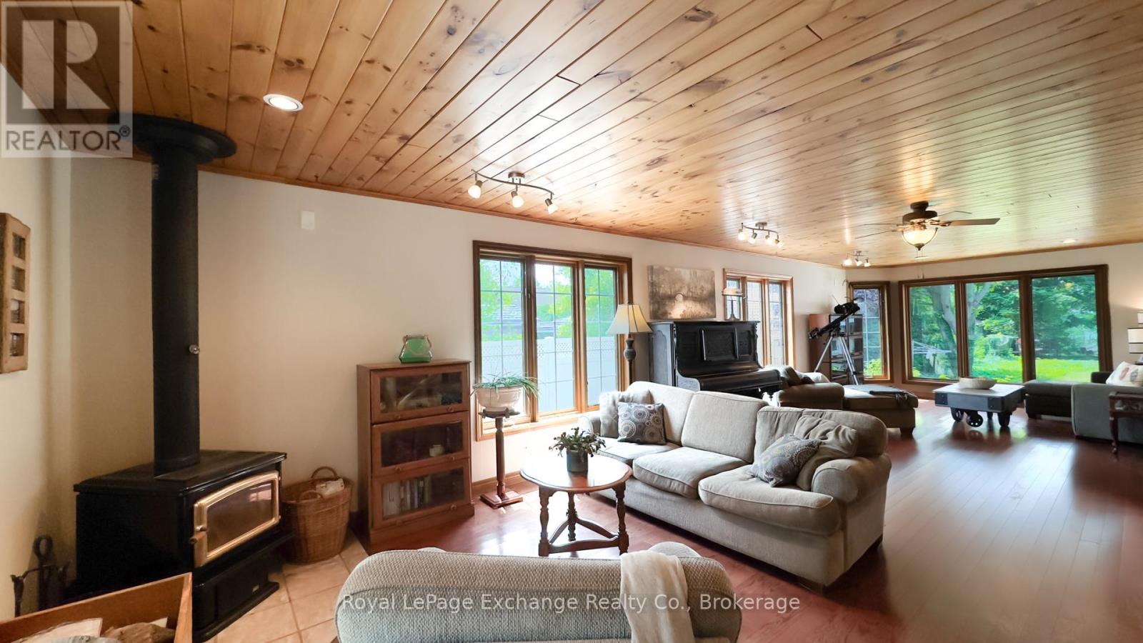 46 Bell Drive, Huron-Kinloss, Ontario  N2Z 0B3 - Photo 9 - X12102252