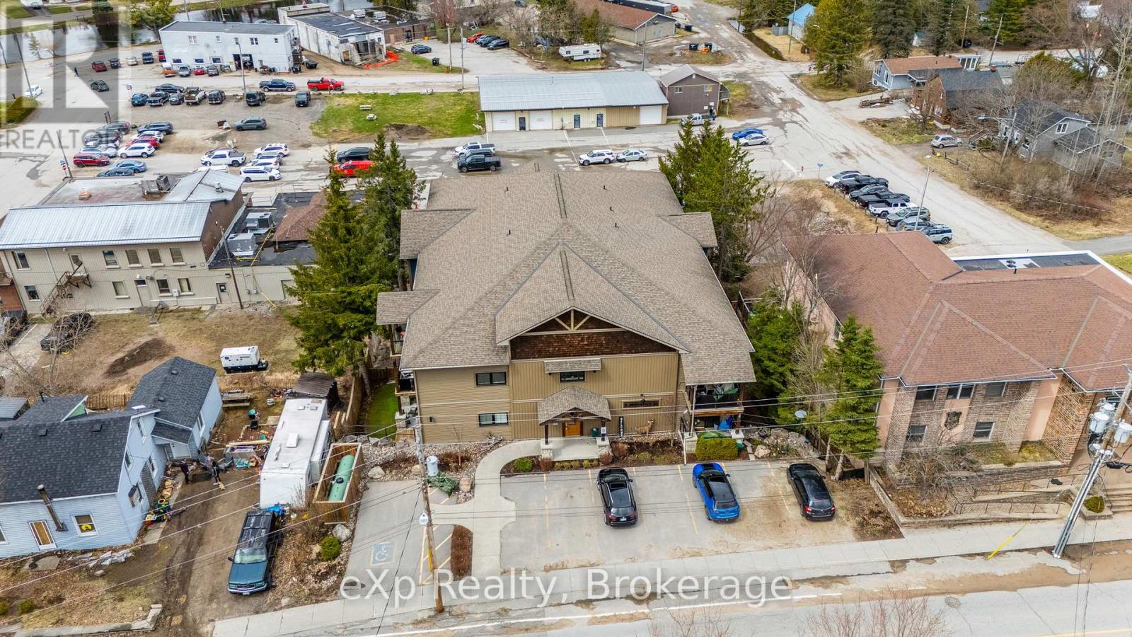 203 - 9 Newcastle Street, Minden Hills, Ontario  K0M 2K0 - Photo 10 - X12102275