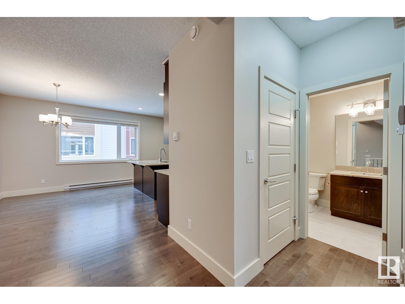 7506 May Cm Nw, Edmonton, Alberta  T6R 0G9 - Photo 8 - E4425925