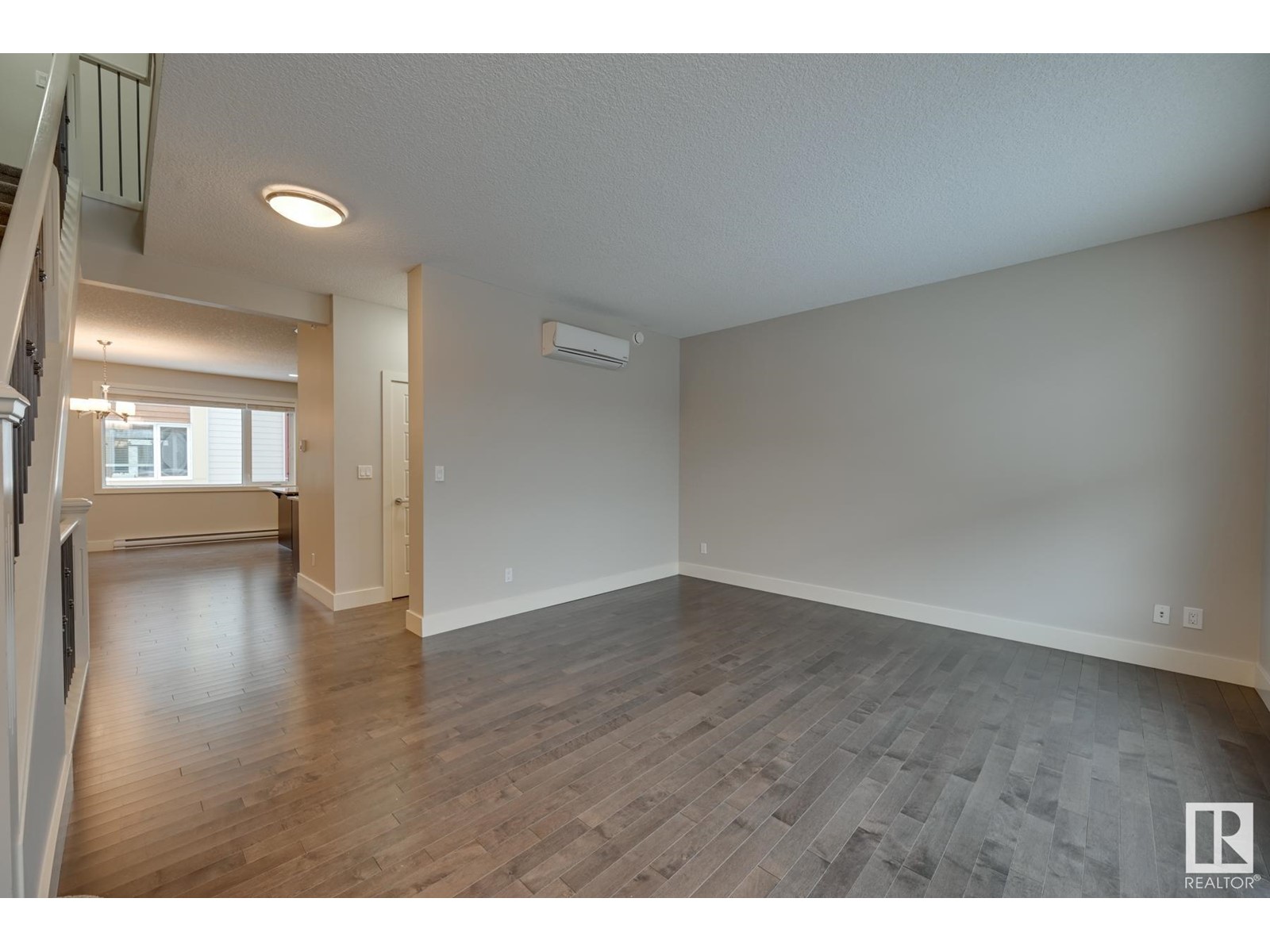 7506 May Cm Nw, Edmonton, Alberta  T6R 0G9 - Photo 6 - E4425925