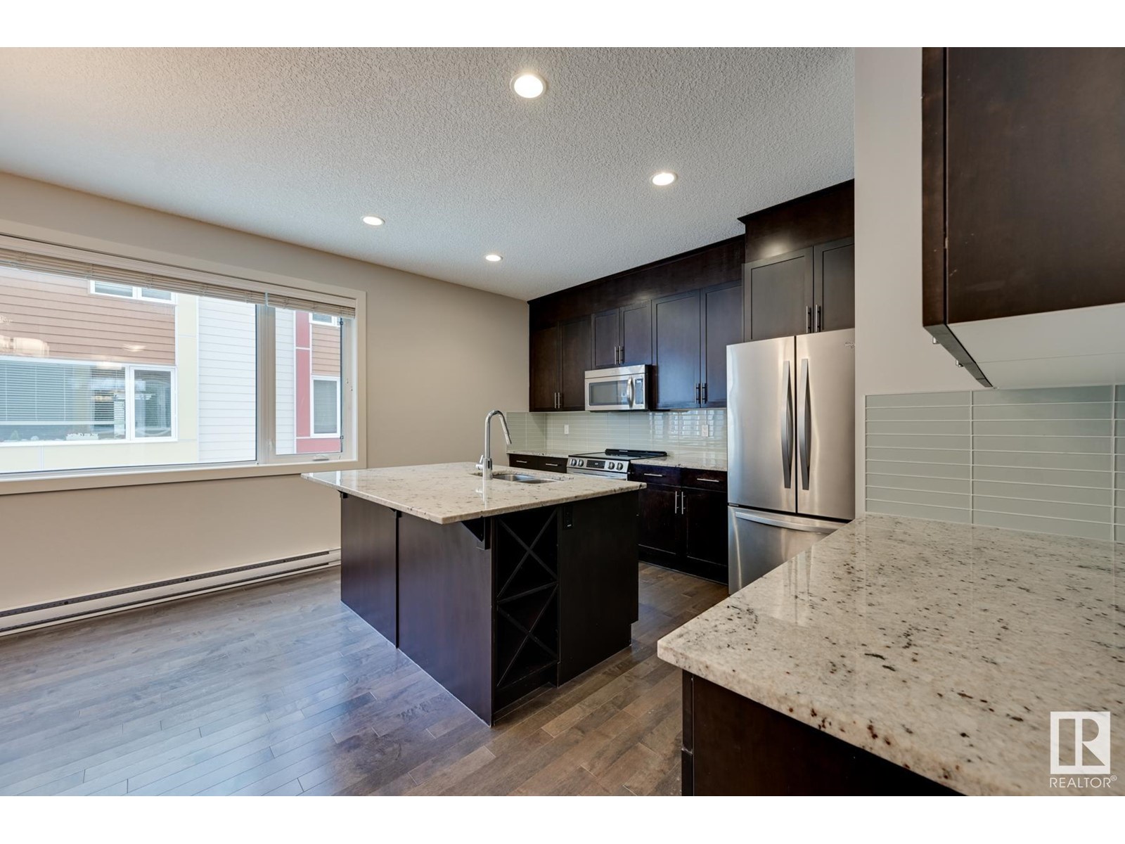 7506 May Cm Nw, Edmonton, Alberta  T6R 0G9 - Photo 9 - E4425925