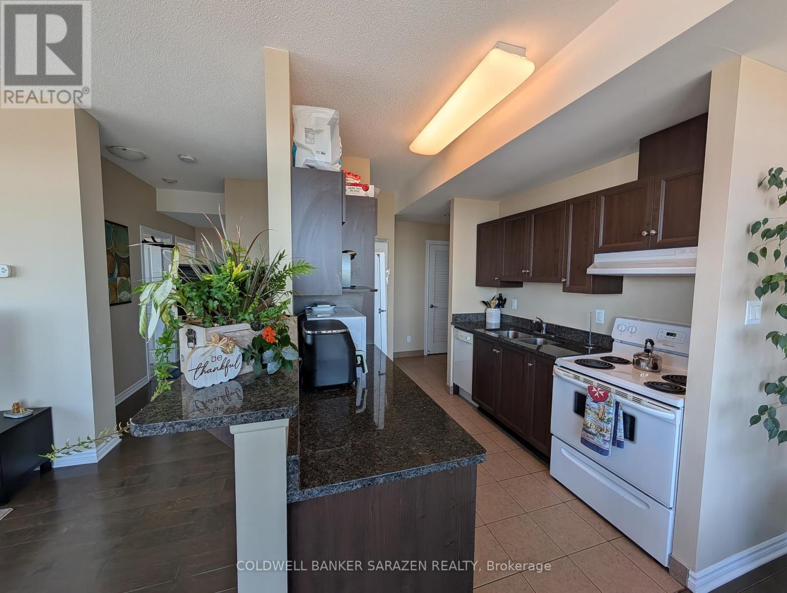 806 - 100 Roger Guindon Avenue, Ottawa, Ontario  K1G 3Z7 - Photo 3 - X12102201