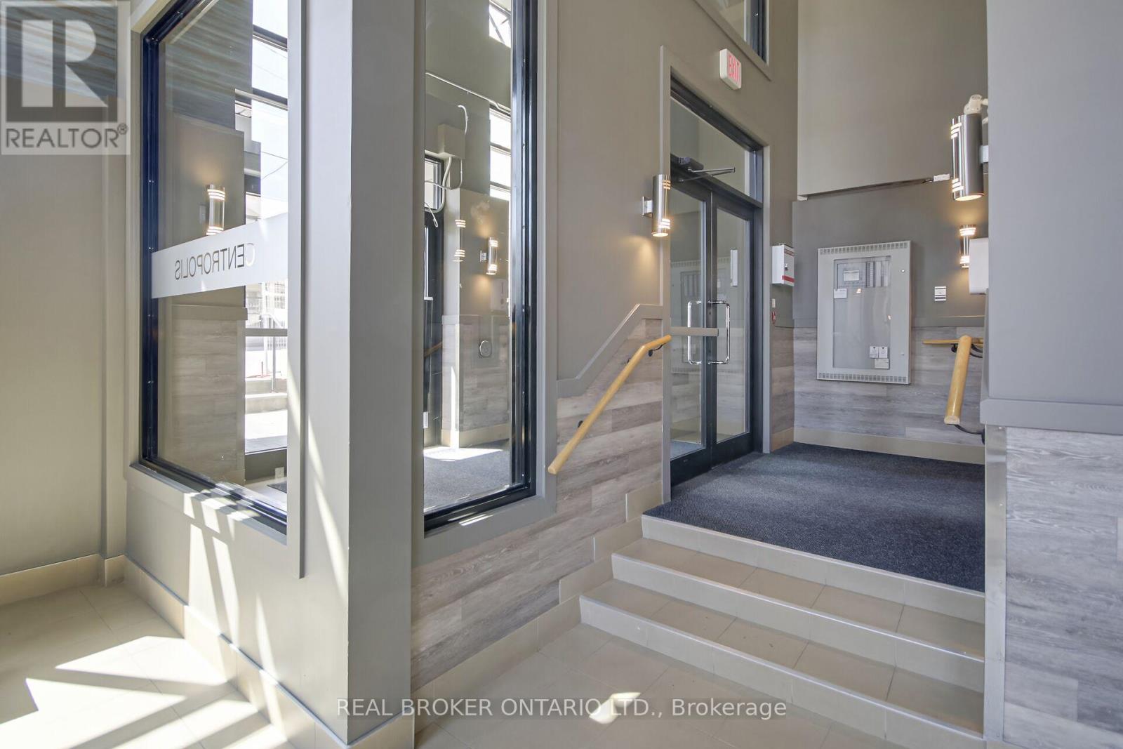 508 - 429 Kent Street, Ottawa, Ontario  K2P 1B5 - Photo 3 - X12102291