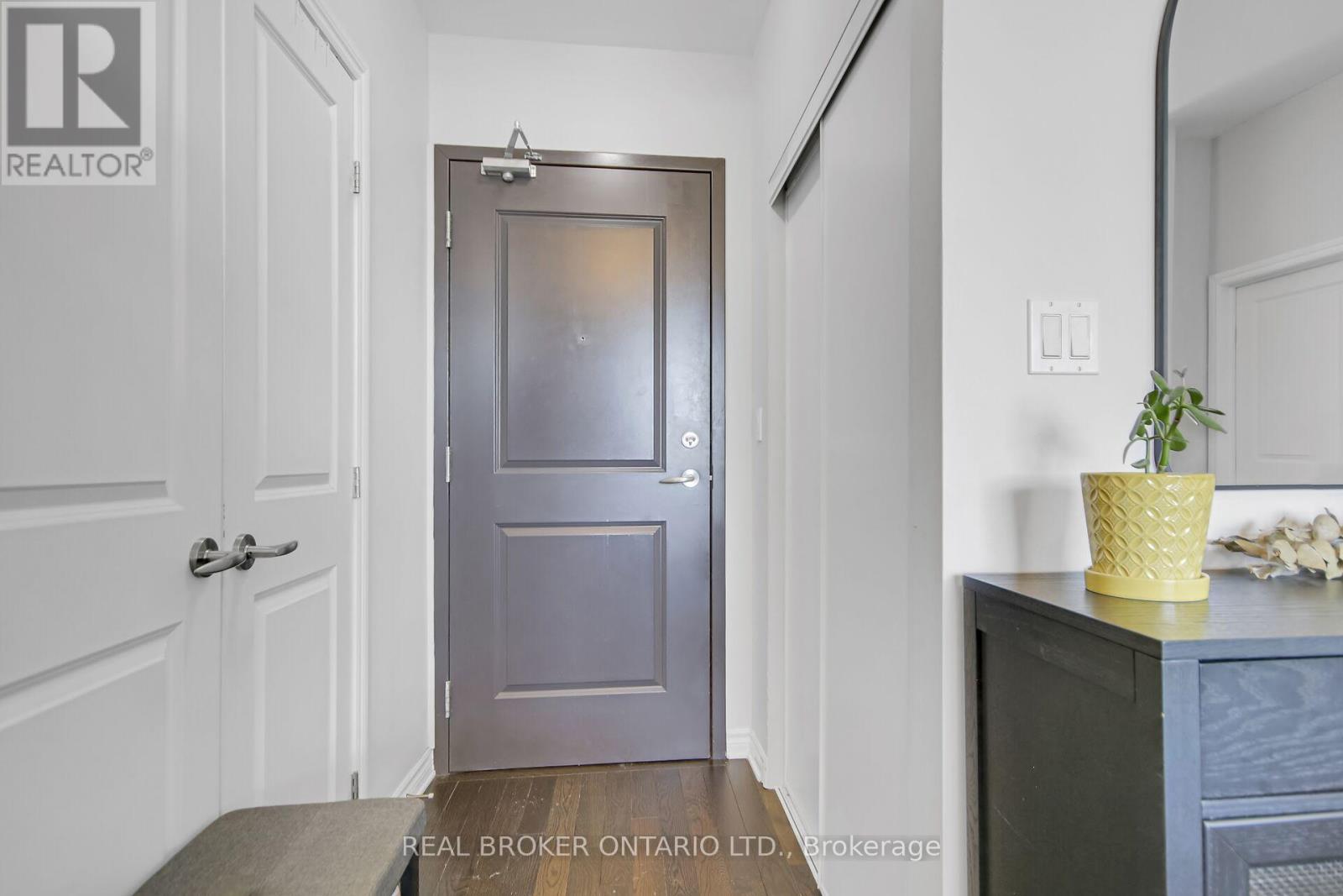 508 - 429 Kent Street, Ottawa, Ontario  K2P 1B5 - Photo 5 - X12102291