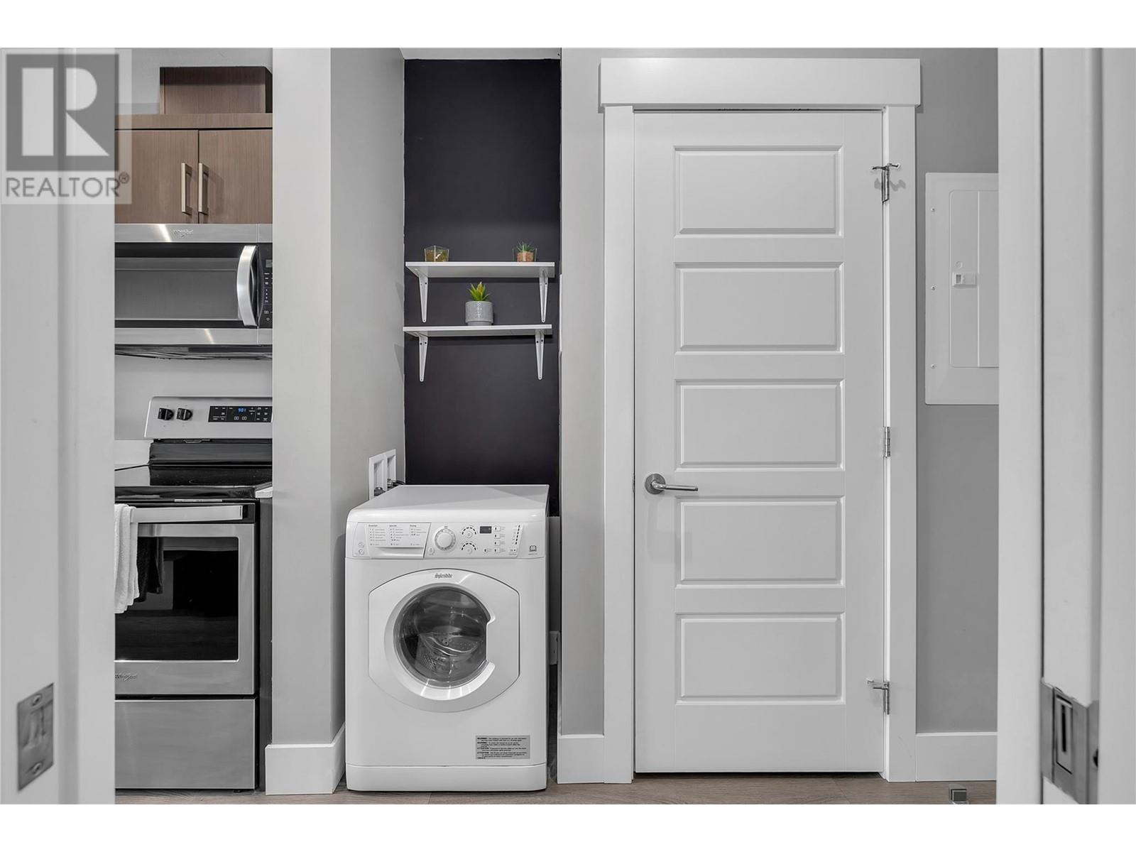 Property at 925 Leon Avenue Unit# 441 image 3