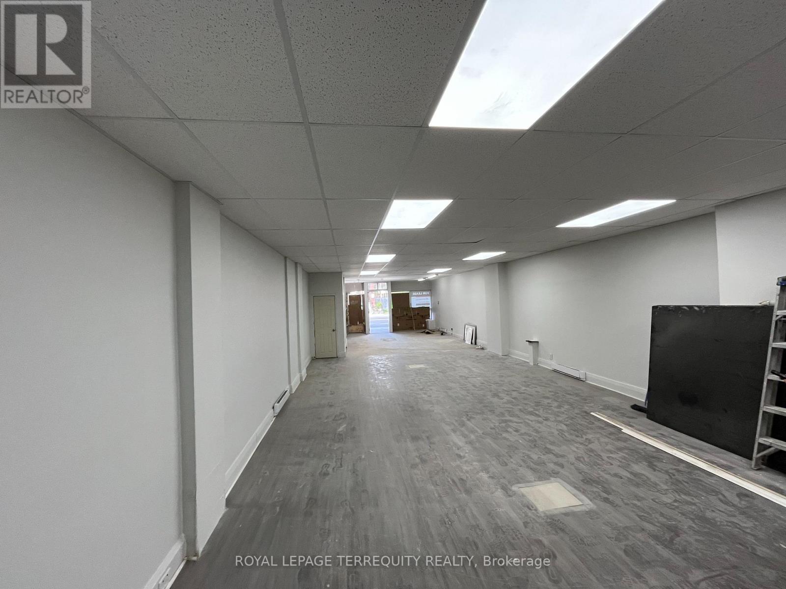 B - 389 Jane Street, Toronto, Ontario  M6S 3Z3 - Photo 3 - W12101090