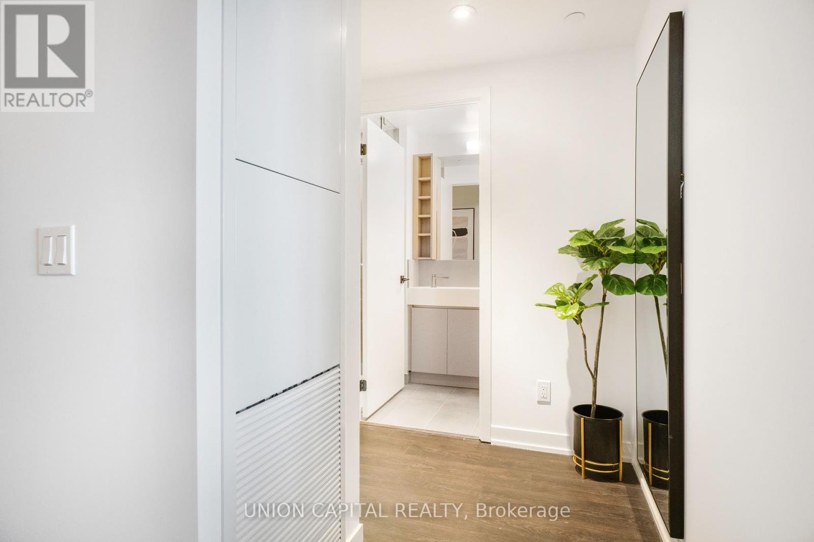 4908 - 319 Jarvis Street, Toronto, Ontario  M5B 0C8 - Photo 8 - C12102222