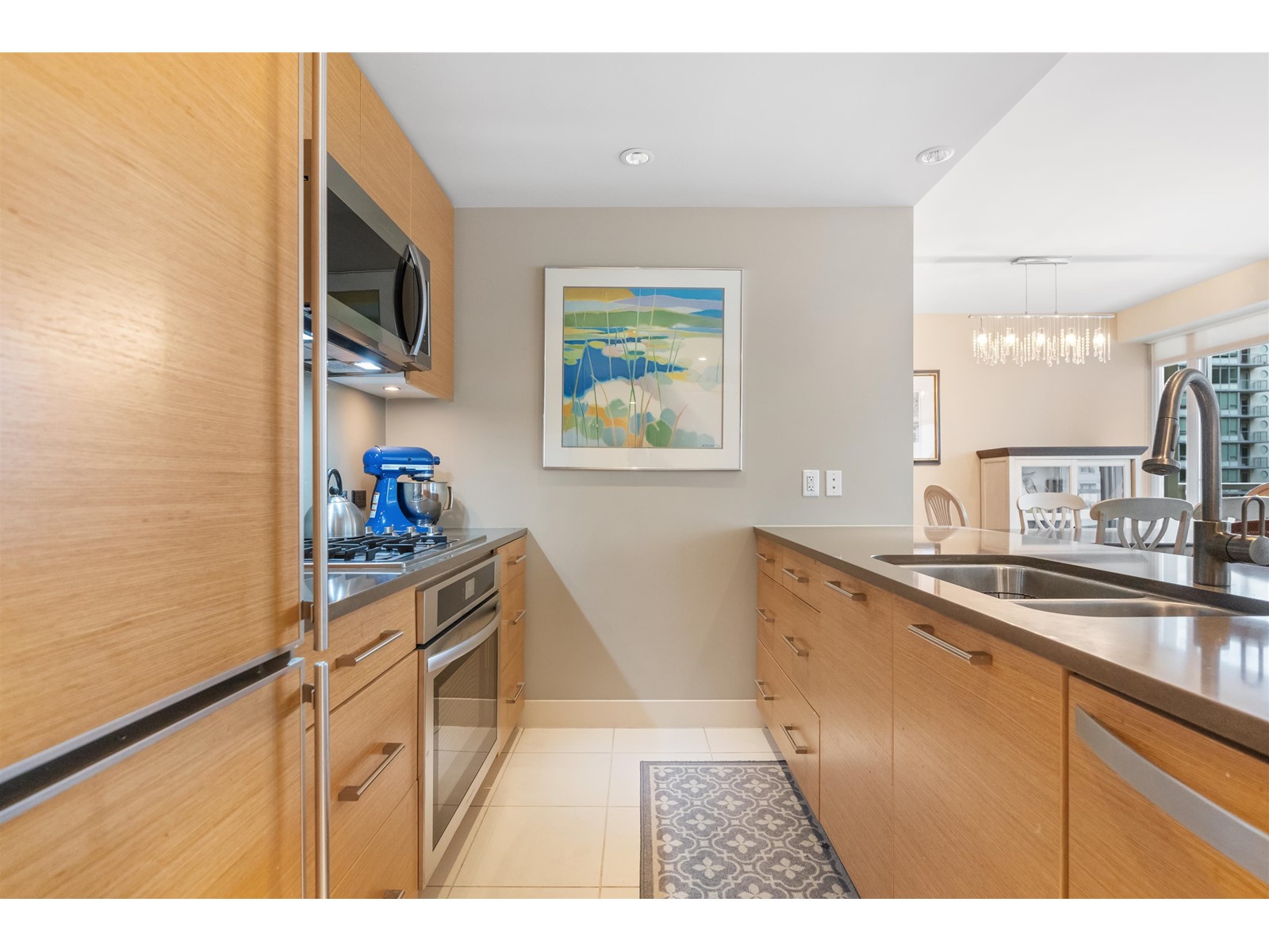 303 1473 JOHNSTON ROAD, White Rock, British Columbia