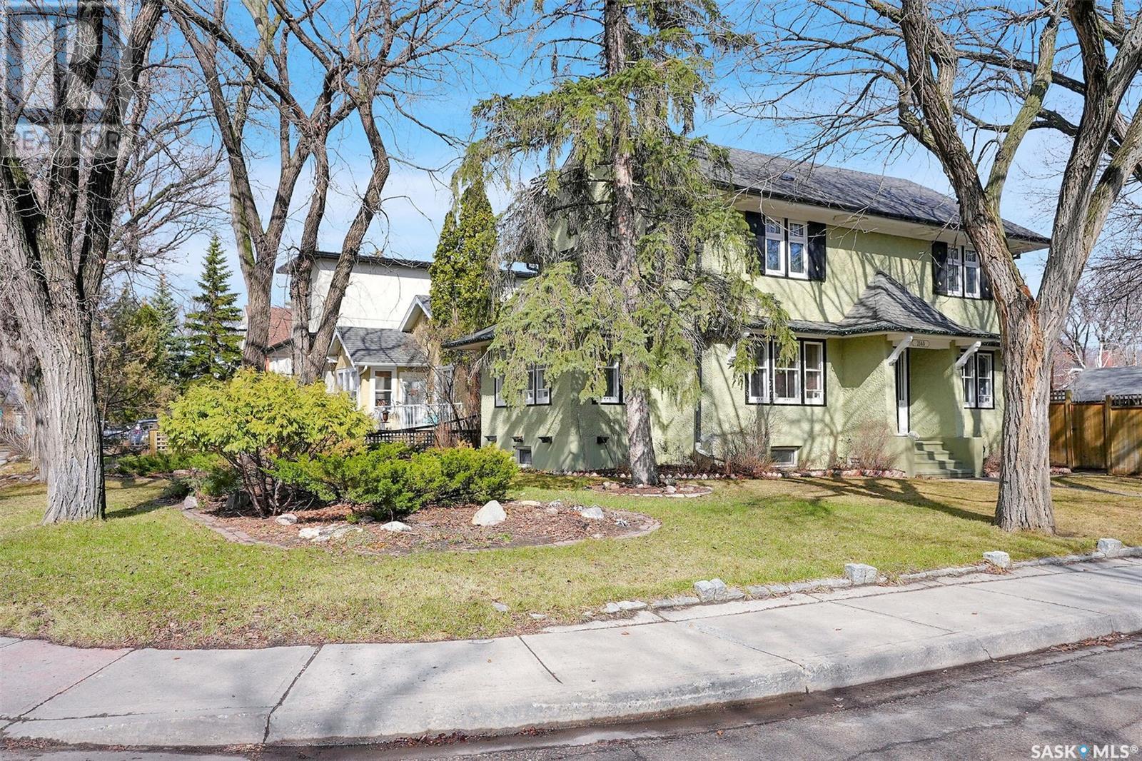 Property at 2140 Athol STREET image 2