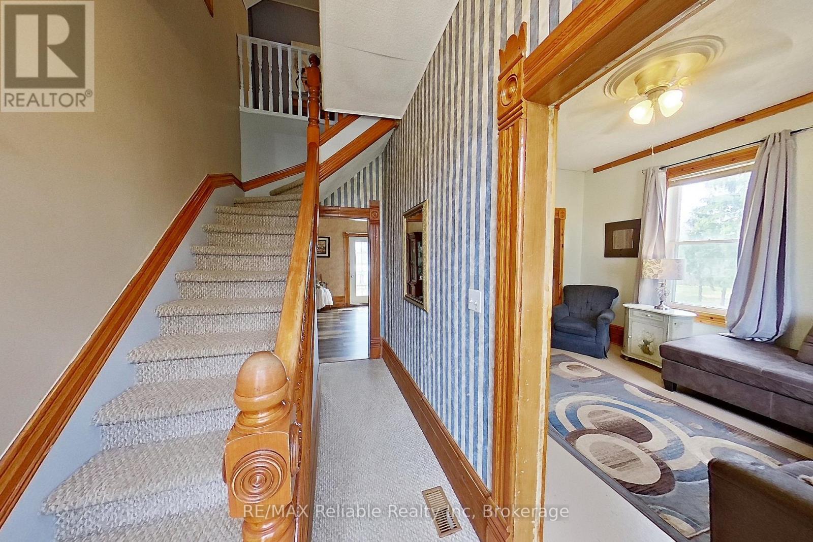 40323 Huron Road, Central Huron, Ontario  N0M 1L0 - Photo 4 - X12095999