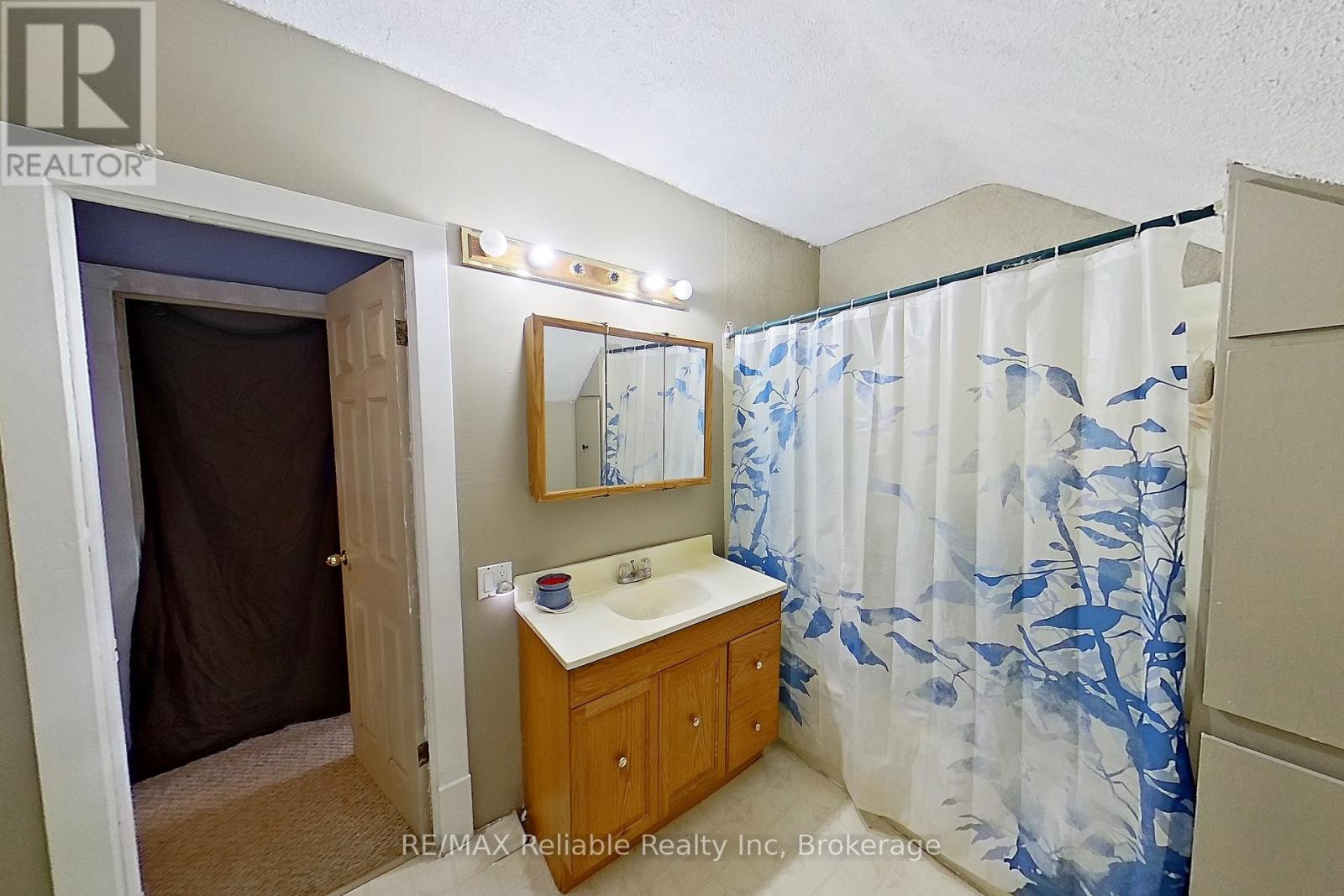 40323 Huron Road, Central Huron, Ontario  N0M 1L0 - Photo 39 - X12095999