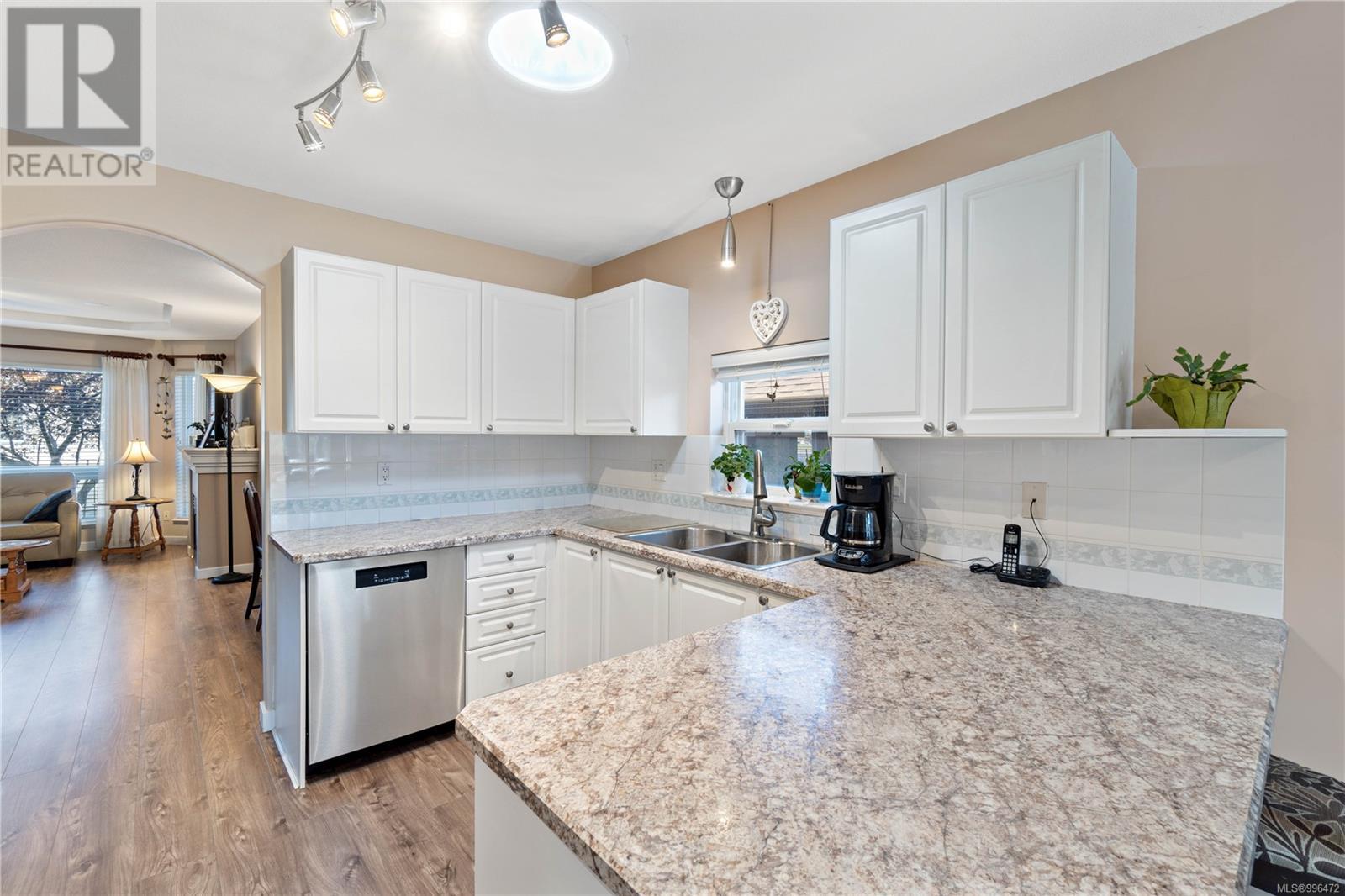 Property at 586 Hampstead St image 5