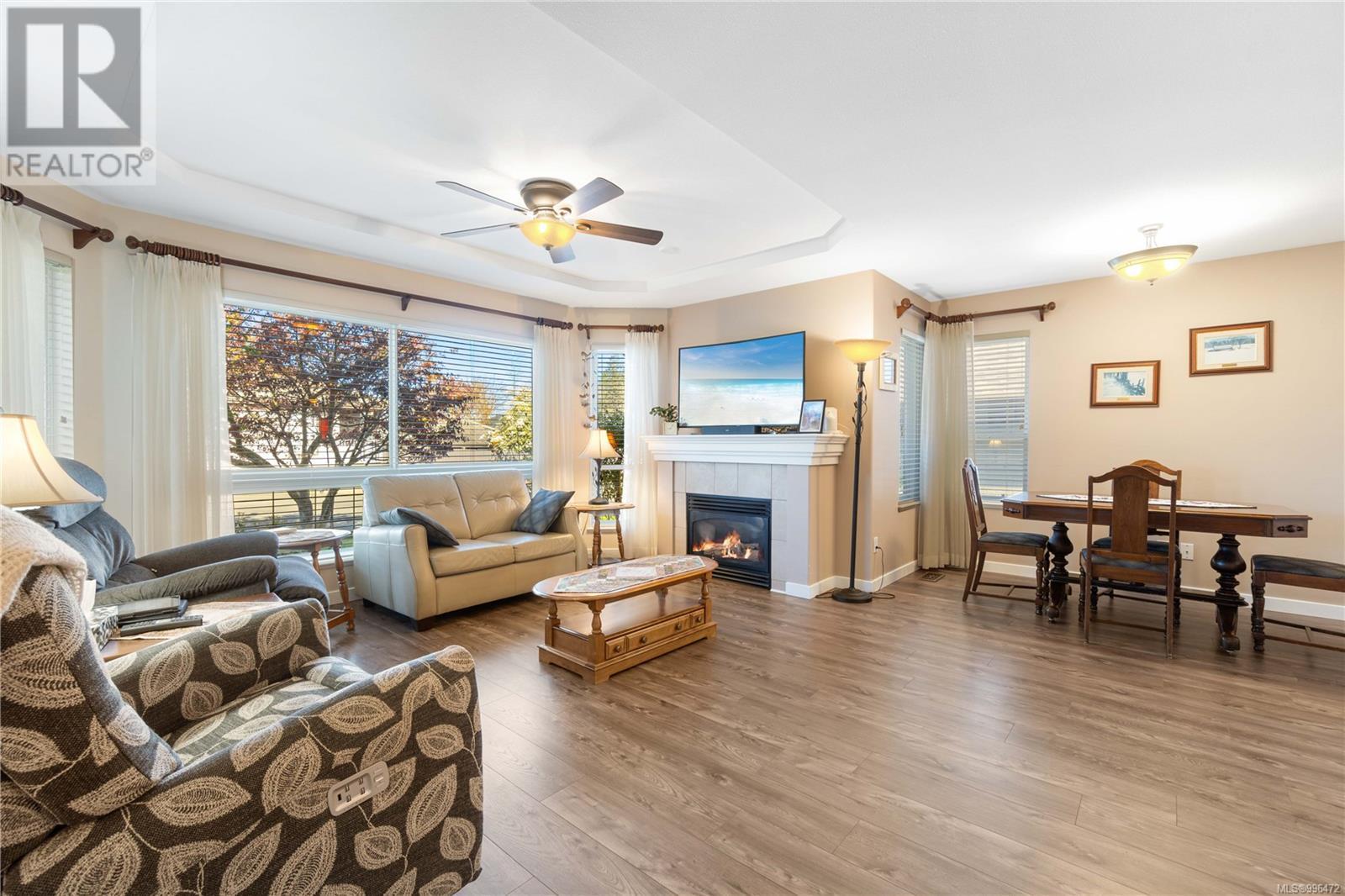 Property at 586 Hampstead St image 3