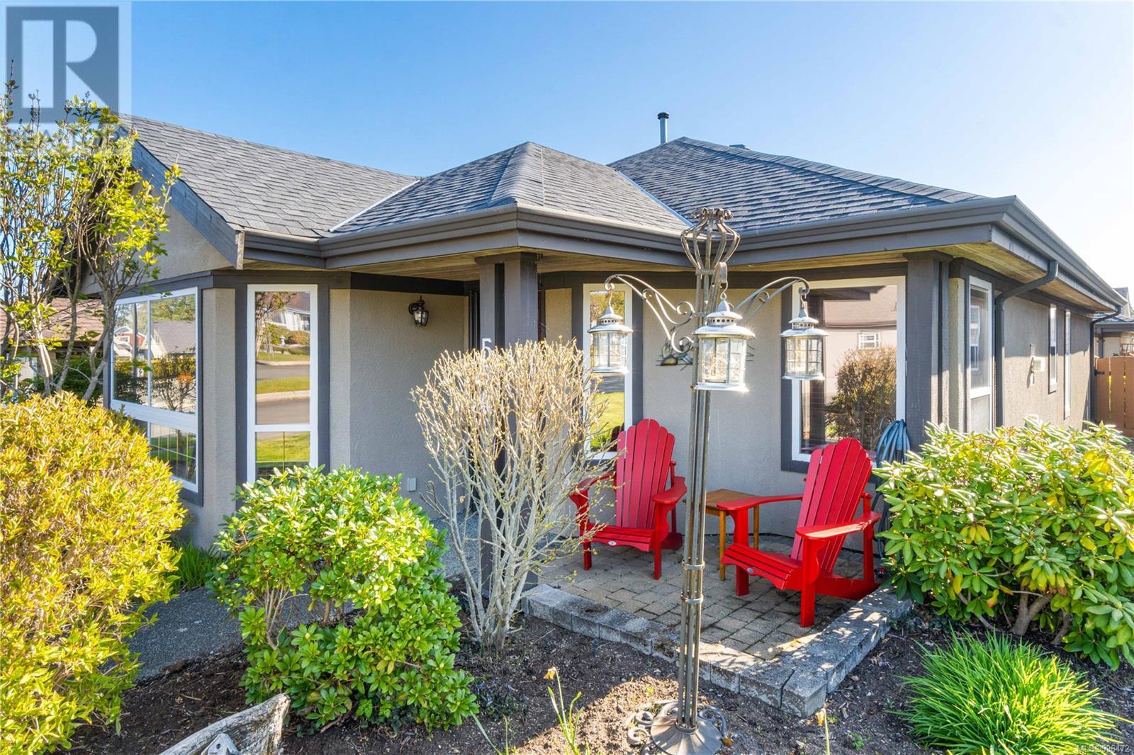 Property at 586 Hampstead St image 1