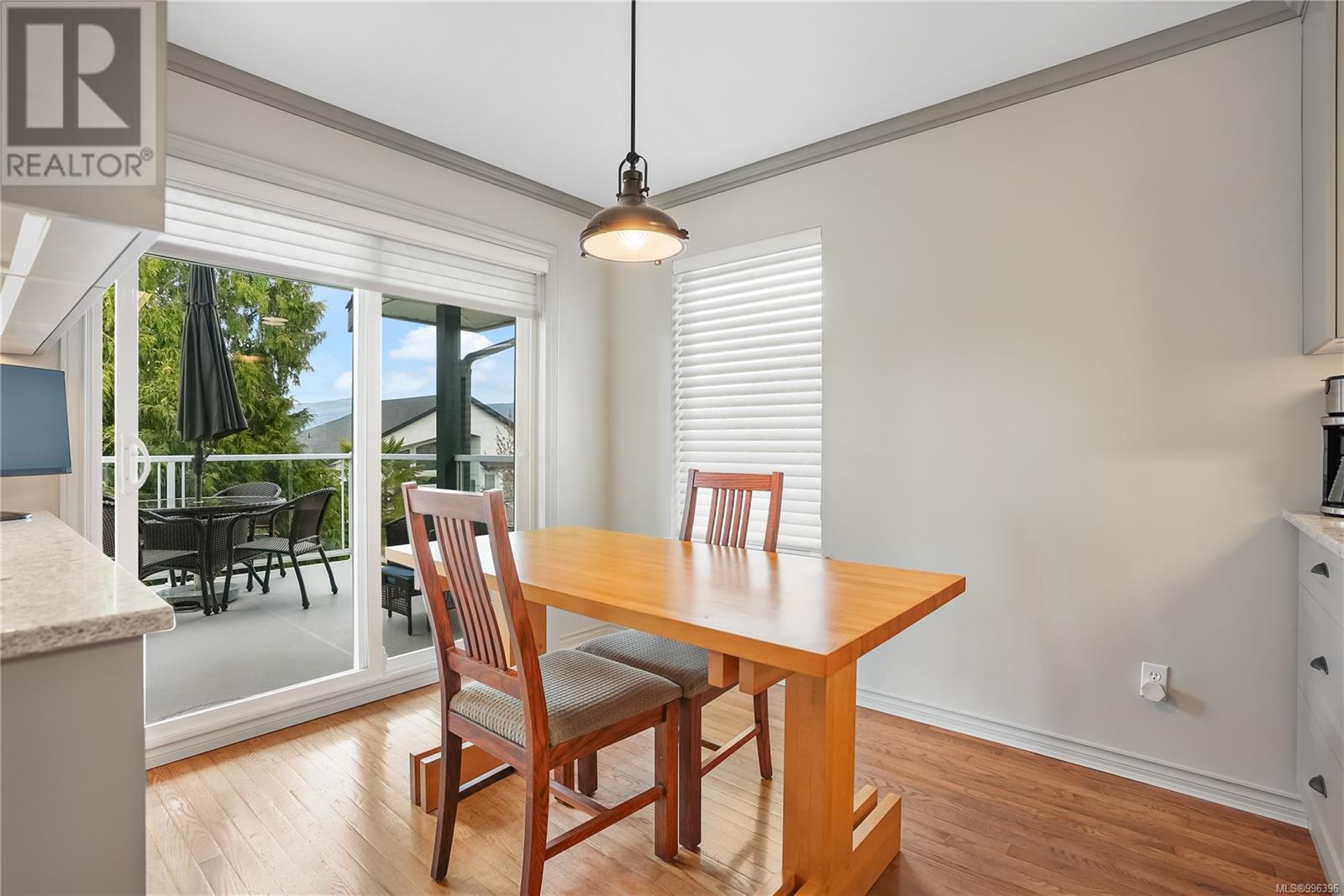 Property at 808 Country Club Dr image 5
