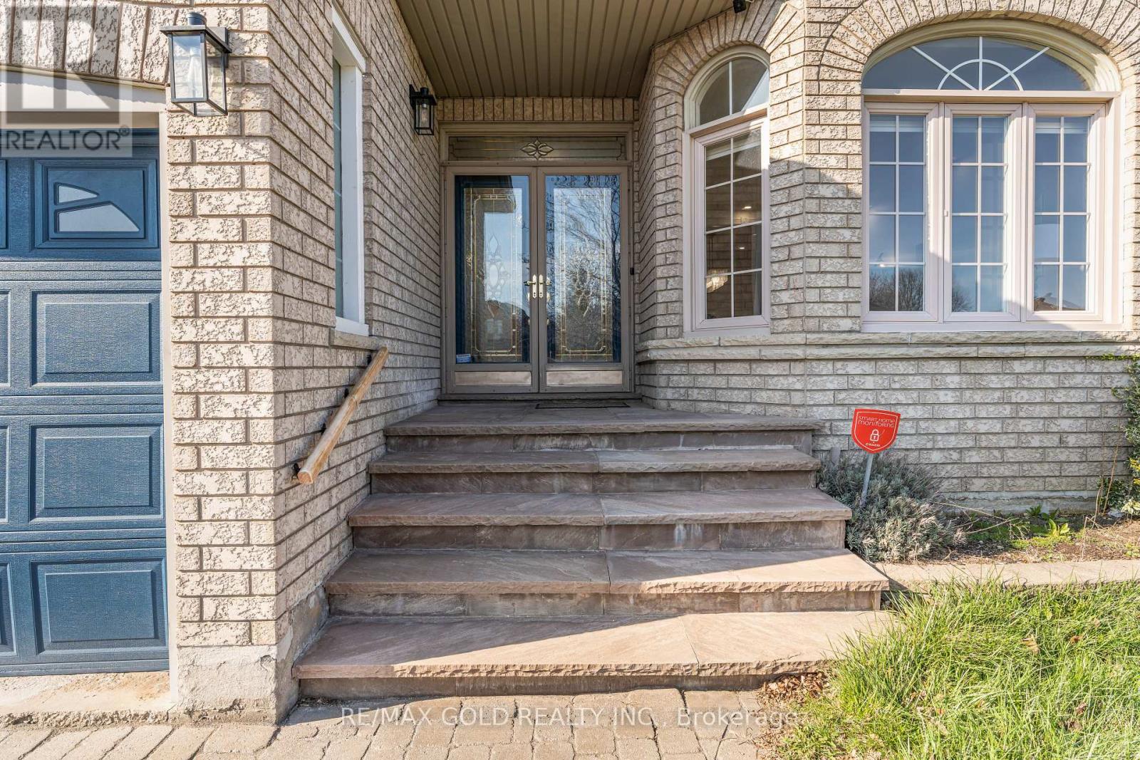 Property at 165 BRISTOL ROAD E image 3
