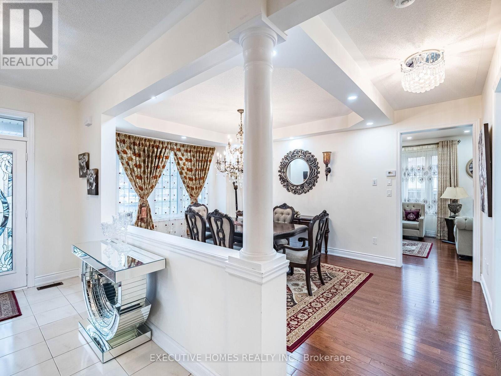 1 Orangeblossom Trail, Brampton, Ontario  L6X 3B4 - Photo 8 - W12102165
