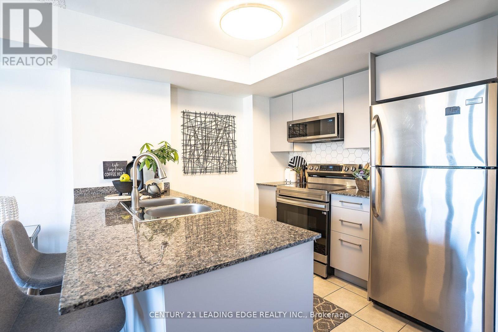 Property at 202 - 15 FOUNDRY AVENUE image 3