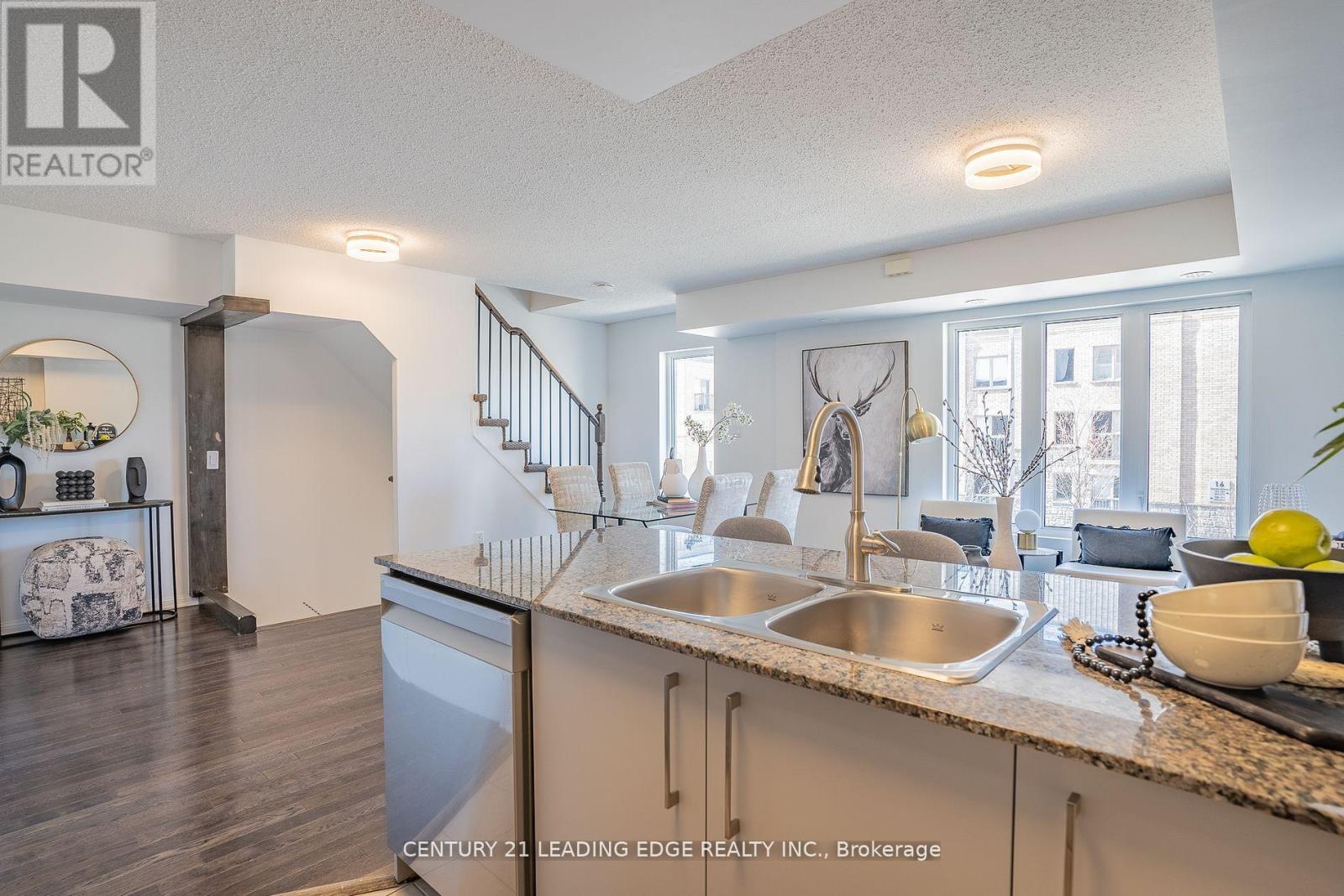 Property at 202 - 15 FOUNDRY AVENUE image 4