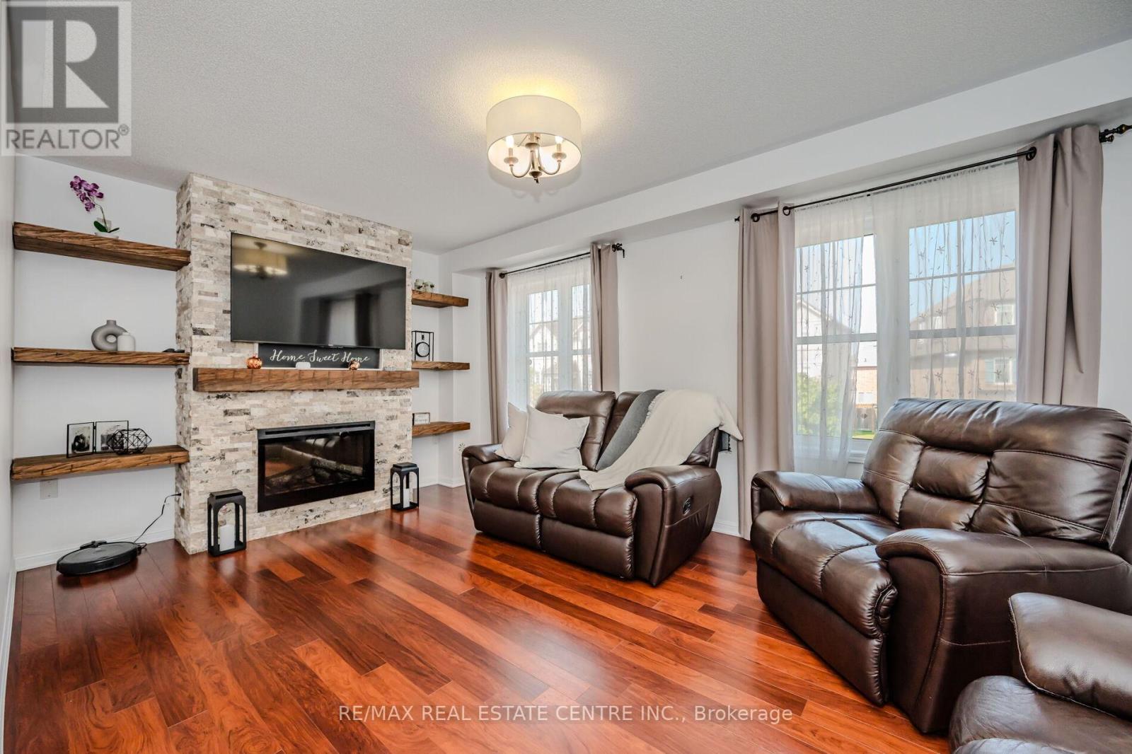 Property at 47 VANHORNE CLOSE image 4