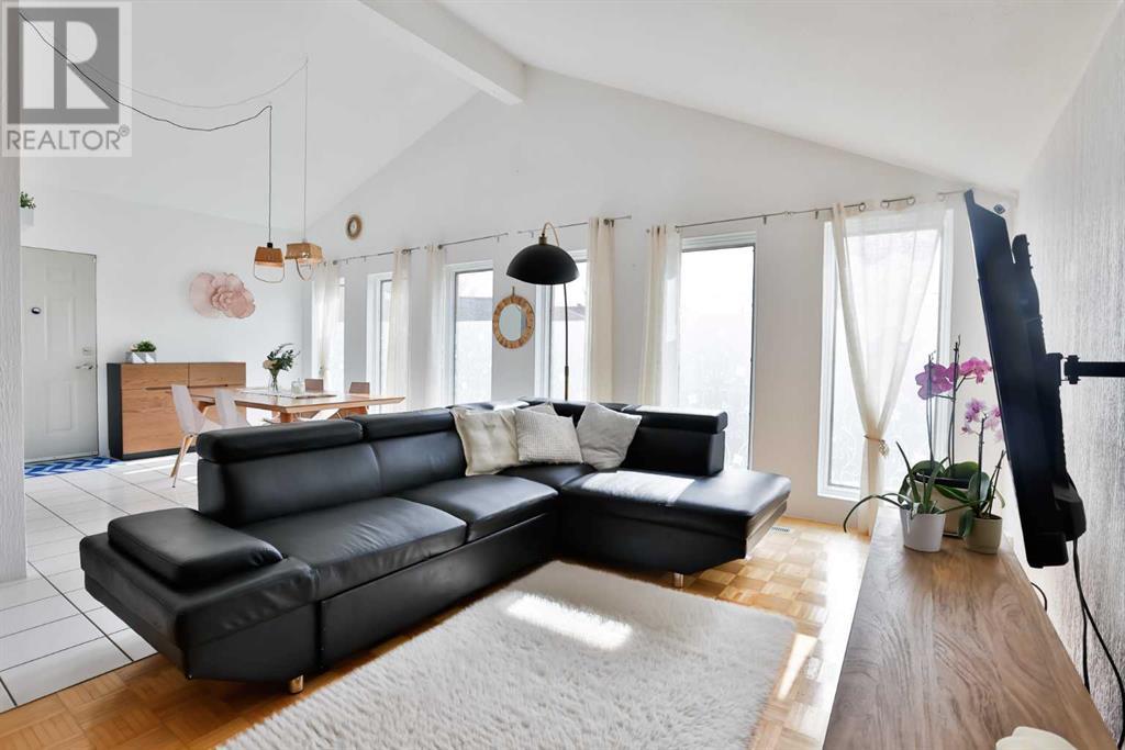 Property at 117 Mohawk Road W image 3