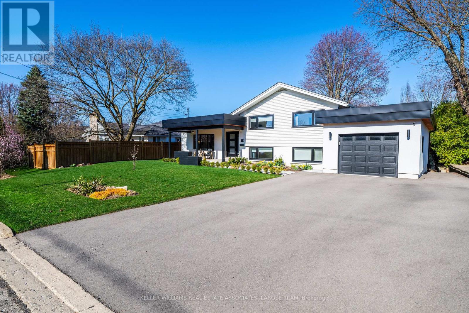 Property at 16 LYNNDALE DRIVE image 2