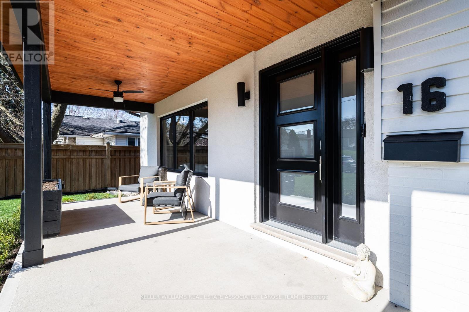 Property at 16 LYNNDALE DRIVE image 4