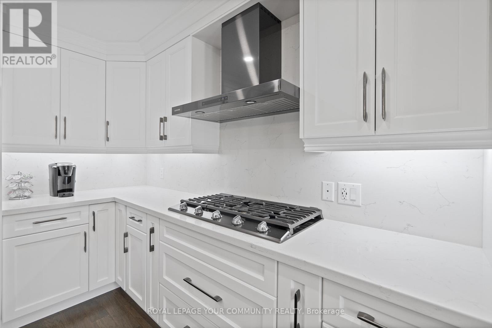 Property at 19 BETHUNE AVENUE image 3