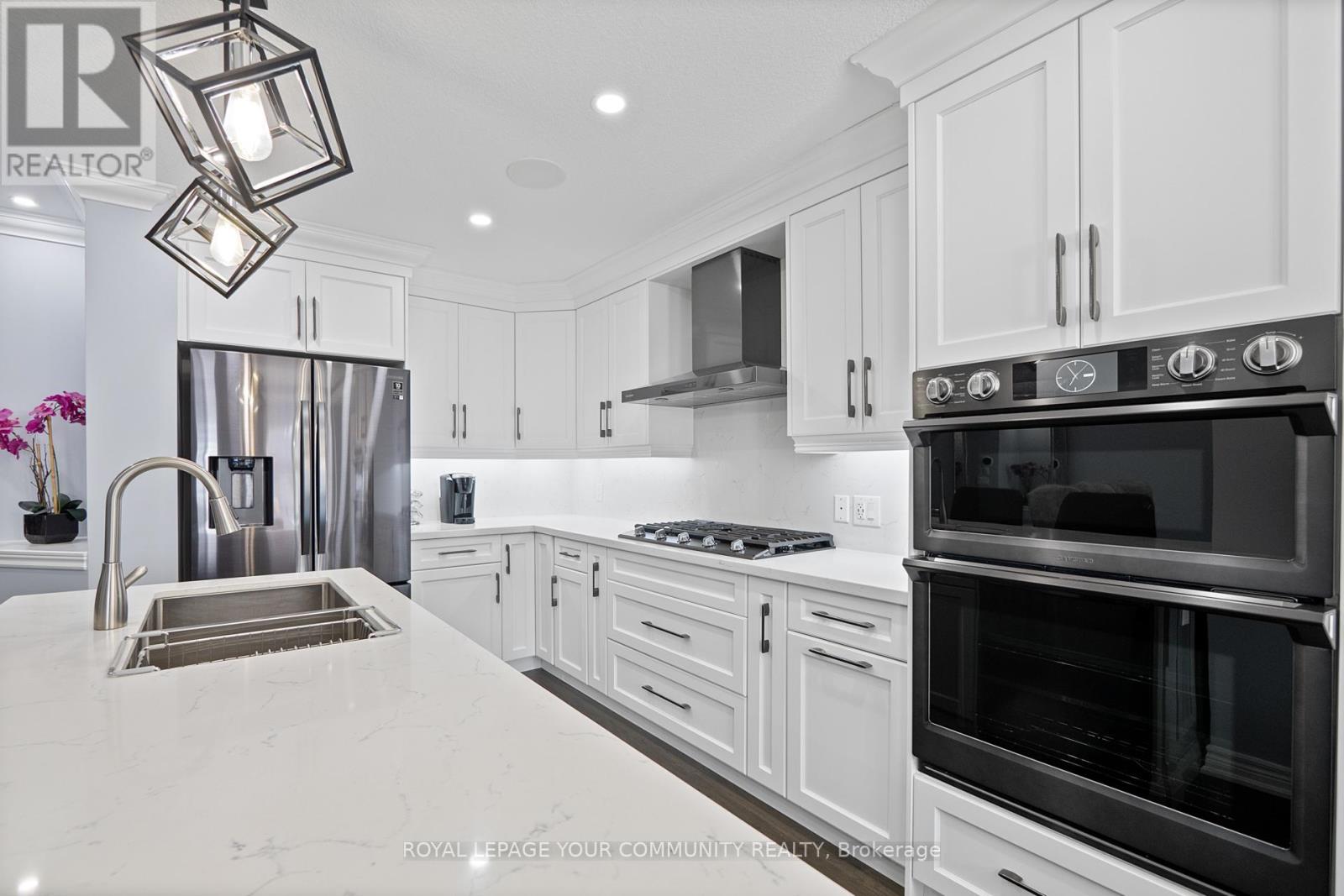 Property at 19 BETHUNE AVENUE image 4