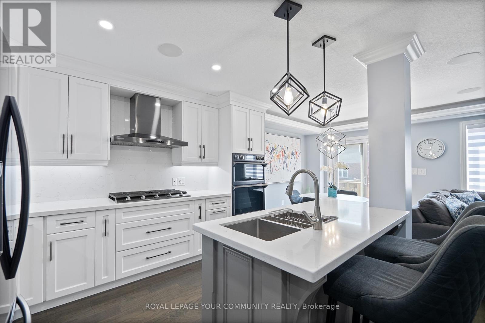 Property at 19 BETHUNE AVENUE image 5