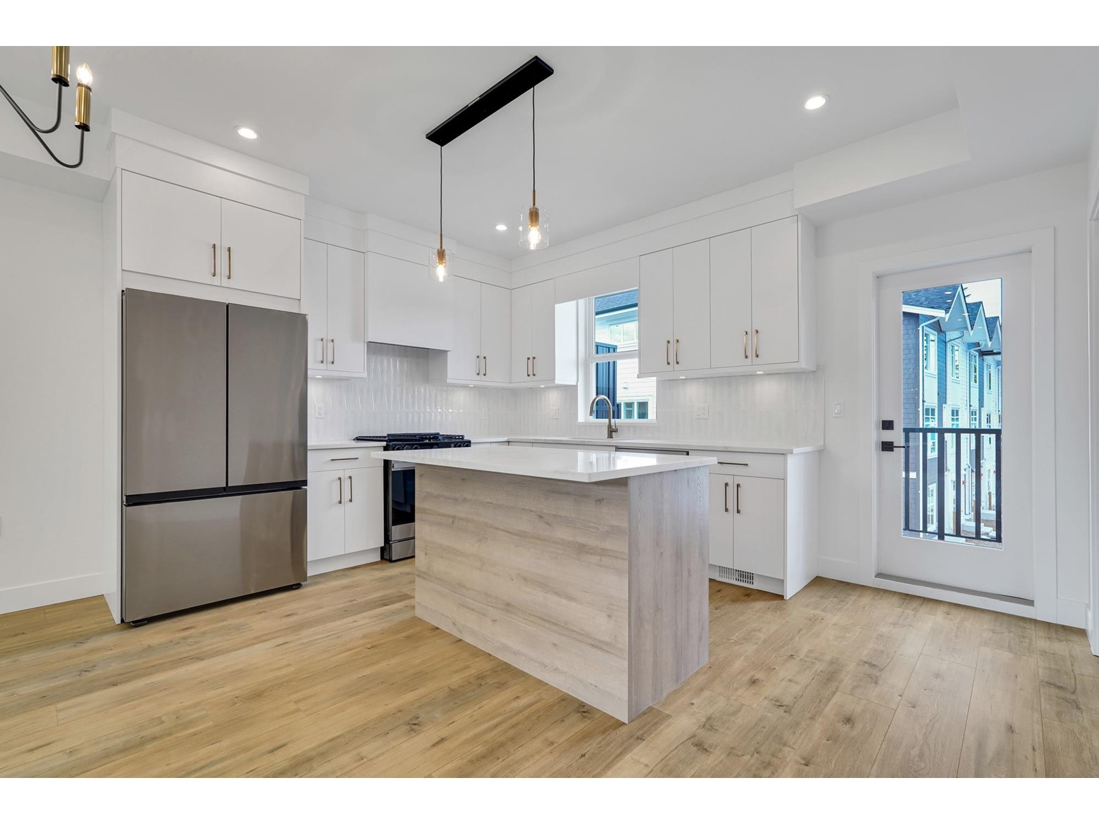 Property at 20 12770 105 AVENUE image 2