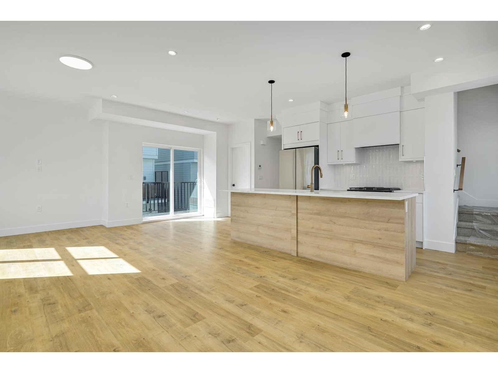 Property at 13 12770 105 AVENUE image 2