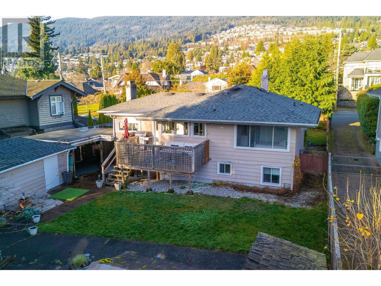 2250 Haywood Avenue, West Vancouver, British Columbia  V7V 1X5 - Photo 32 - R2994092