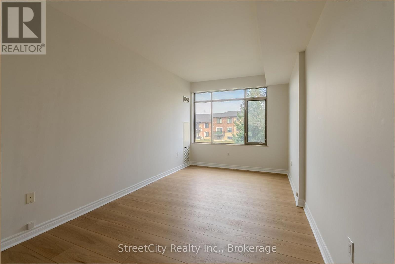 212 - 400 Romeo Street N, Stratford, Ontario  N5A 0A2 - Photo 7 - X12102305
