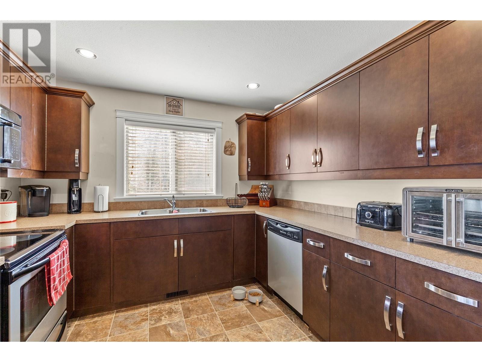 3904 24 Avenue Unit# 16, Vernon, British Columbia  V1T 1M2 - Photo 10 - 10344459
