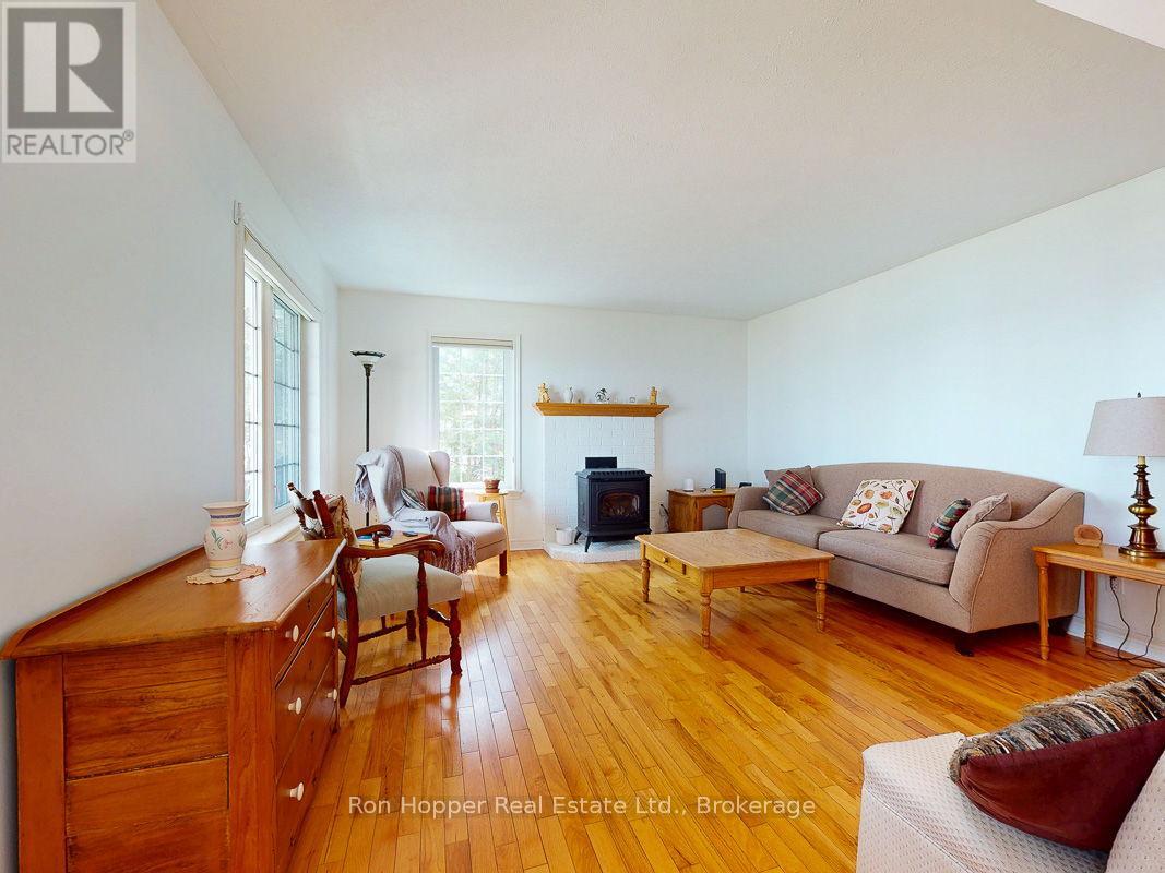 110 Cottage Lane, Georgian Bluffs, Ontario  N4K 5N4 - Photo 16 - X12102318