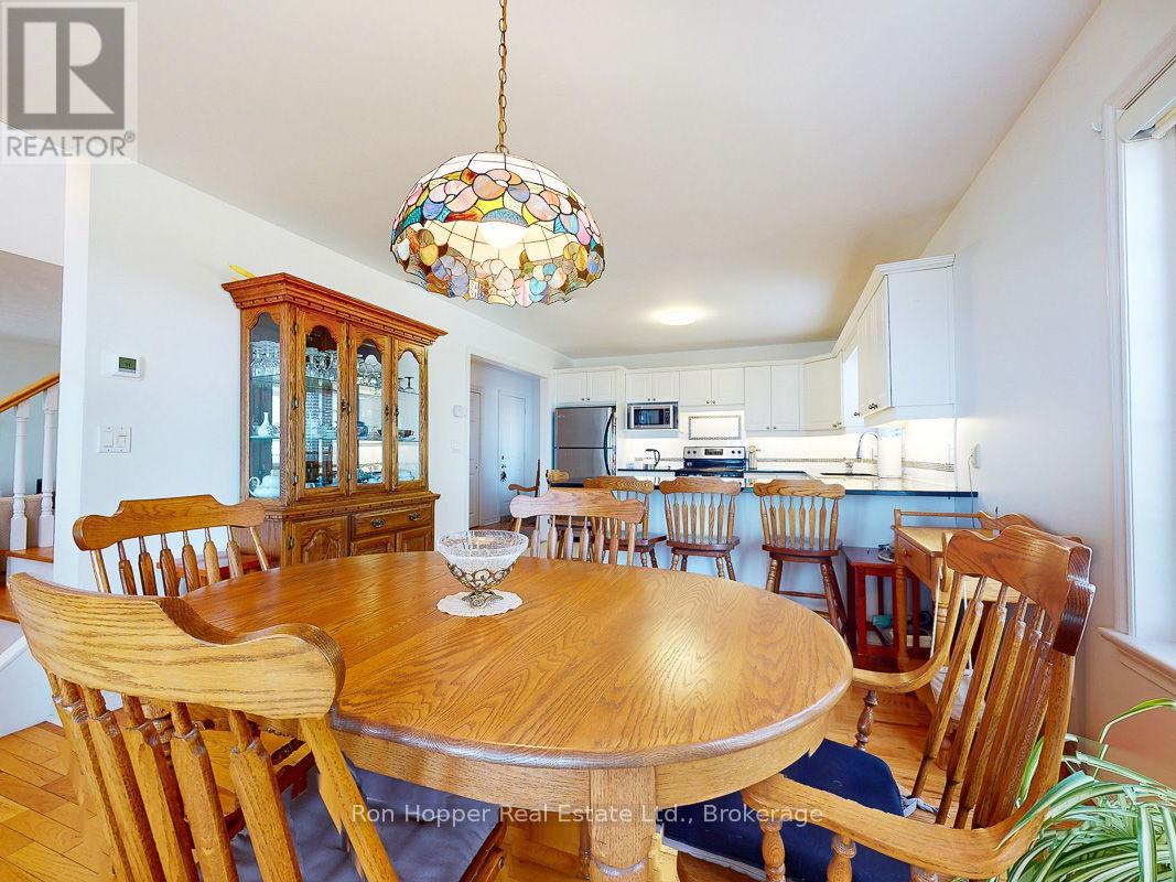 110 Cottage Lane, Georgian Bluffs, Ontario  N4K 5N4 - Photo 19 - X12102318