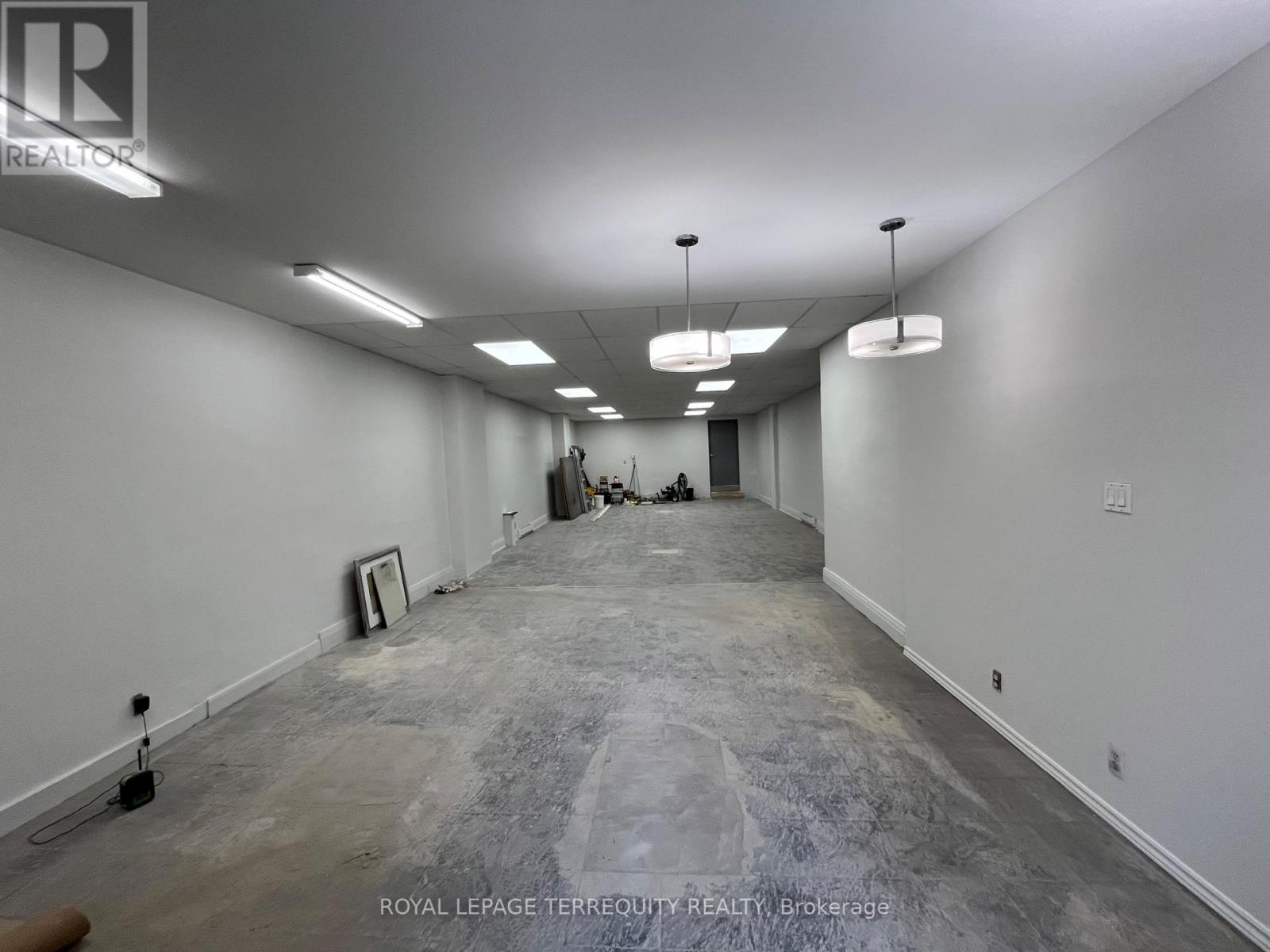 B - 389 Jane Street, Toronto, Ontario  M6S 3Z3 - Photo 5 - W12101090