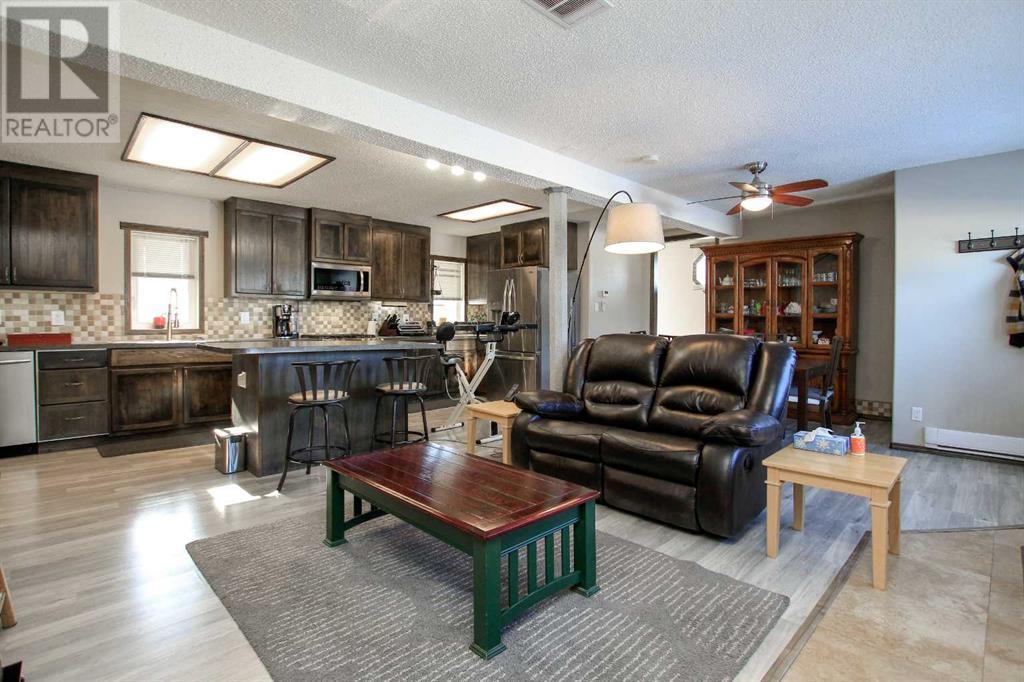 1 Centre Street, Rural Ponoka County, Alberta  T4J 1R3 - Photo 7 - A2195529