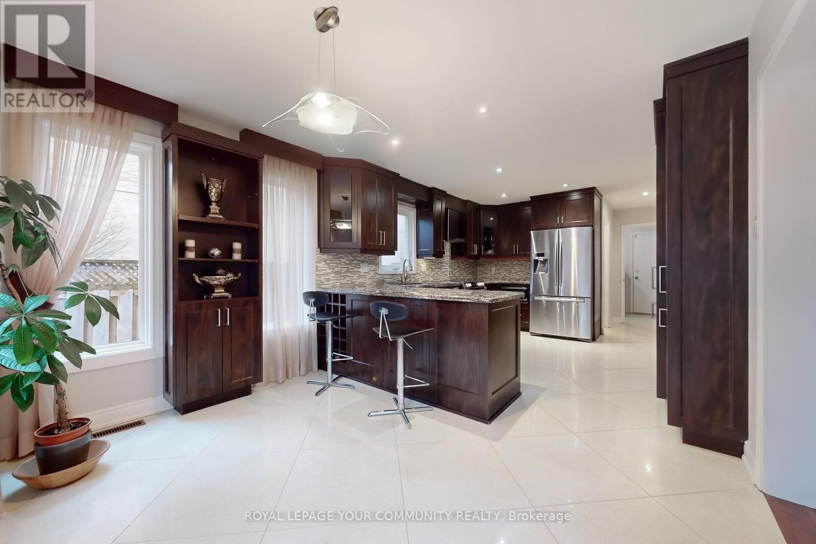 Property at 73 HIGHGROVE CRESCENT image 3