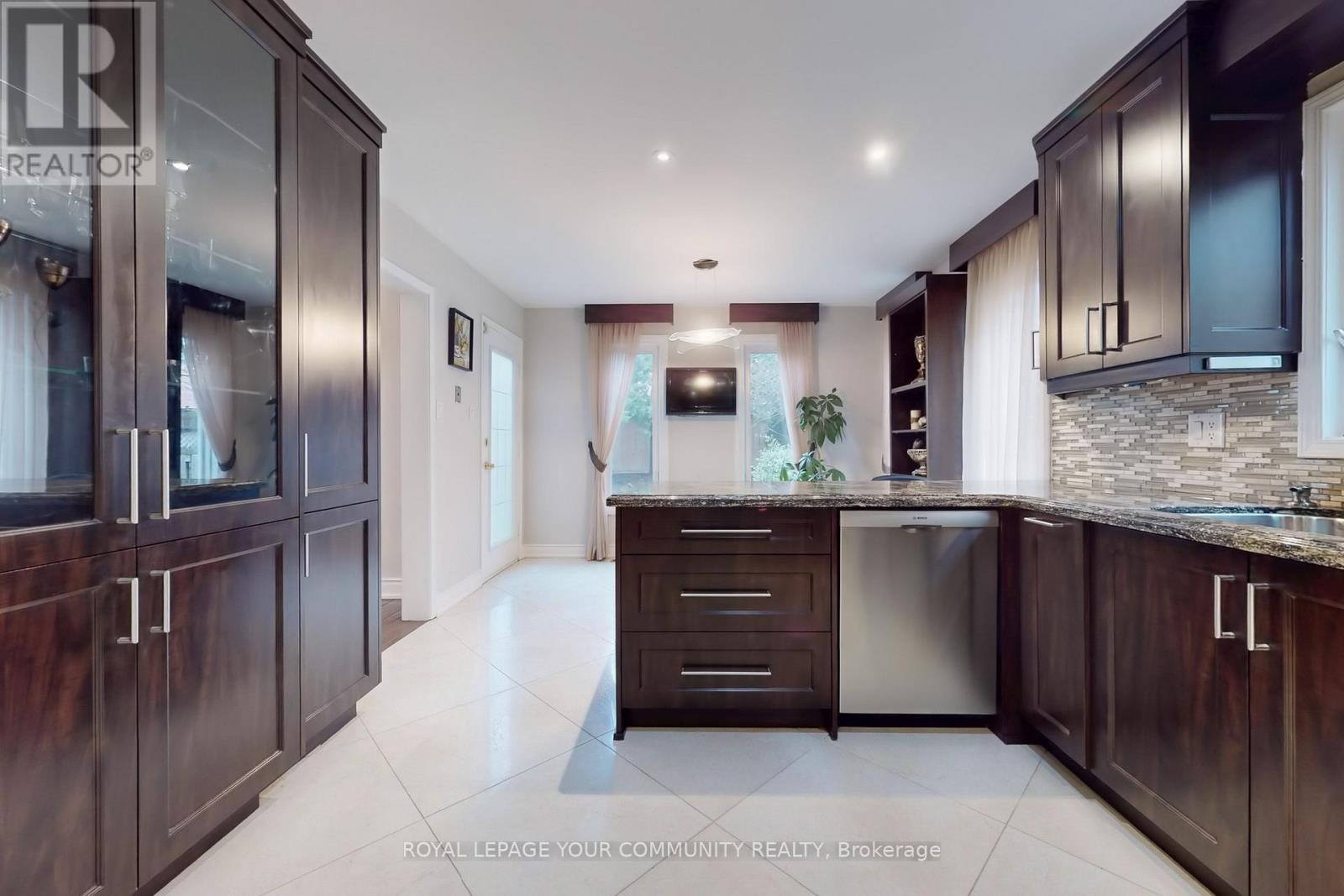Property at 73 HIGHGROVE CRESCENT image 5