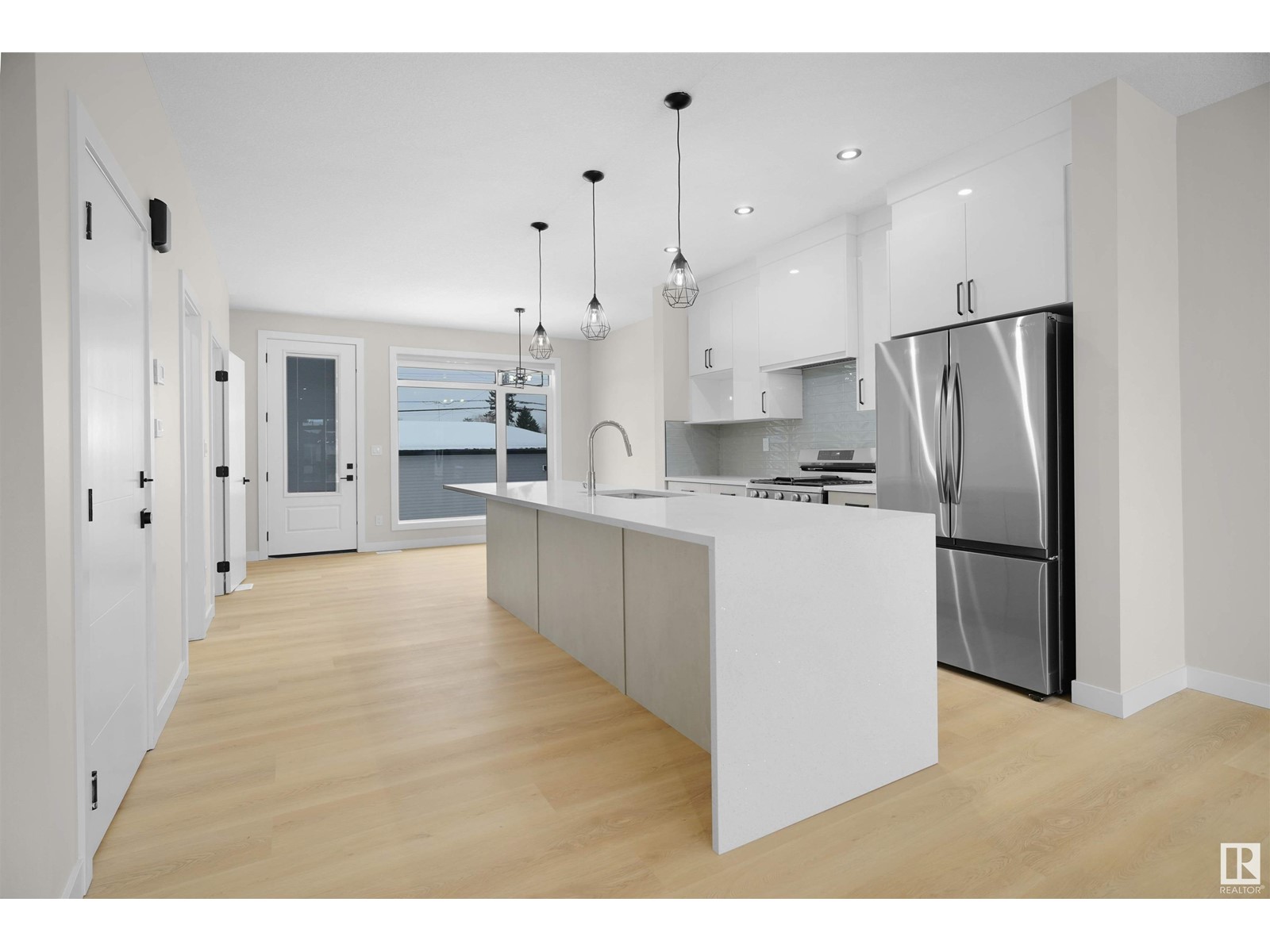 Property at 9147 154 St NW image 2