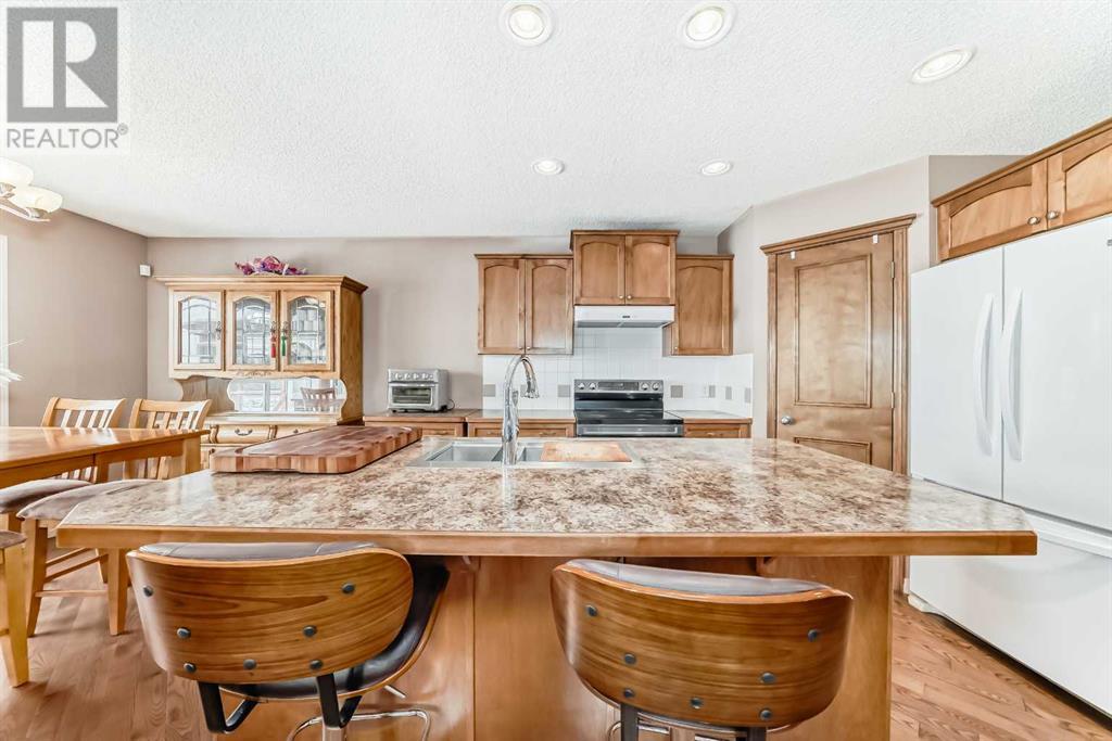 Property at 250 Eversyde Close SW image 5