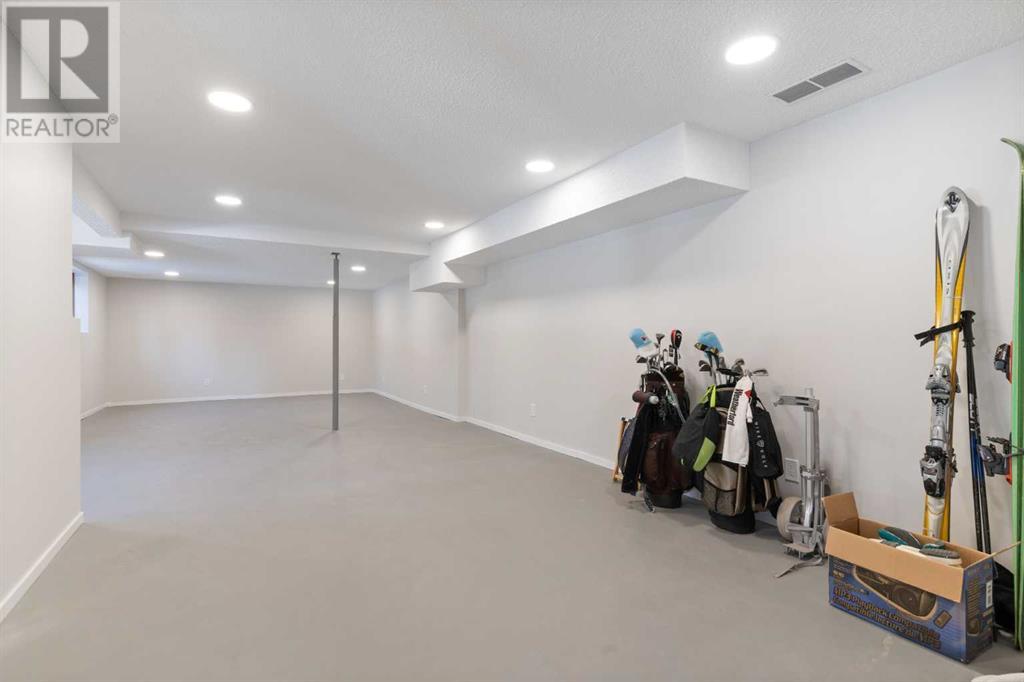 100 Anatapi Lane Sw, Calgary, Alberta  T3H 4G4 - Photo 38 - A2209492