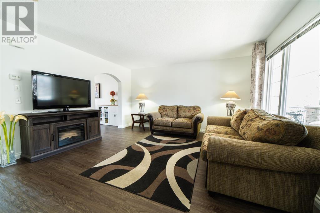 Property at 2376 Eversyde Avenue SW image 4